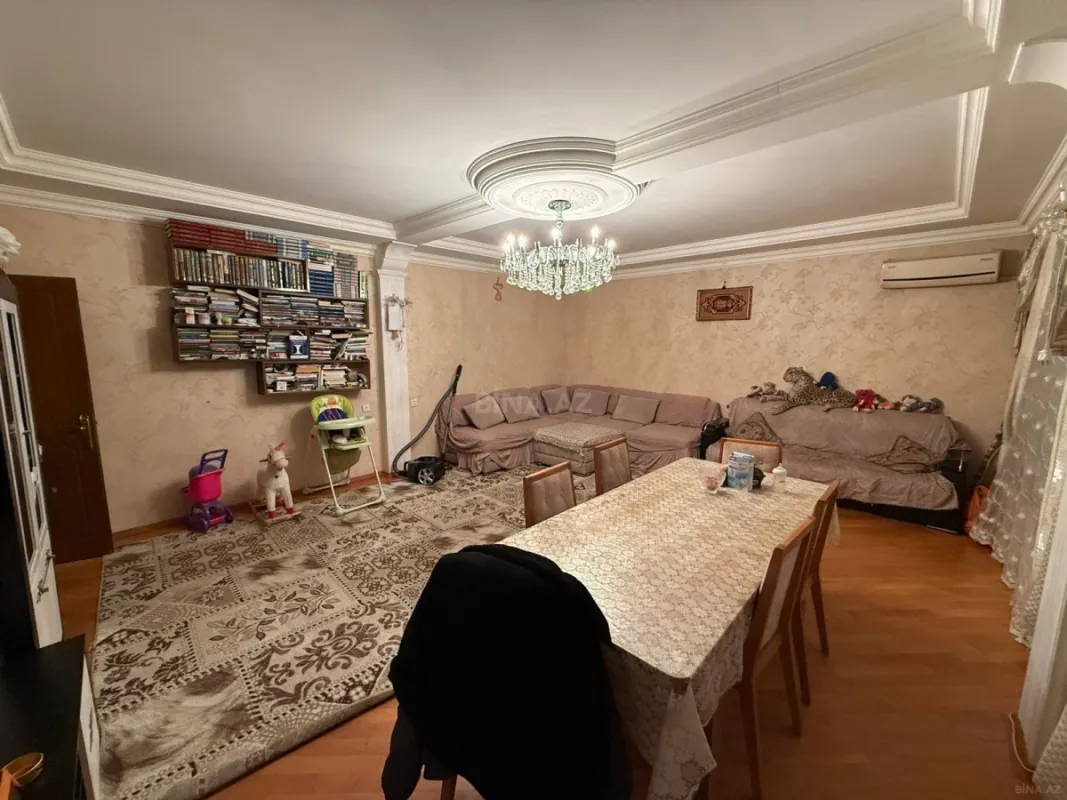 Satılır 5 otaqlı mənzil 125 m²