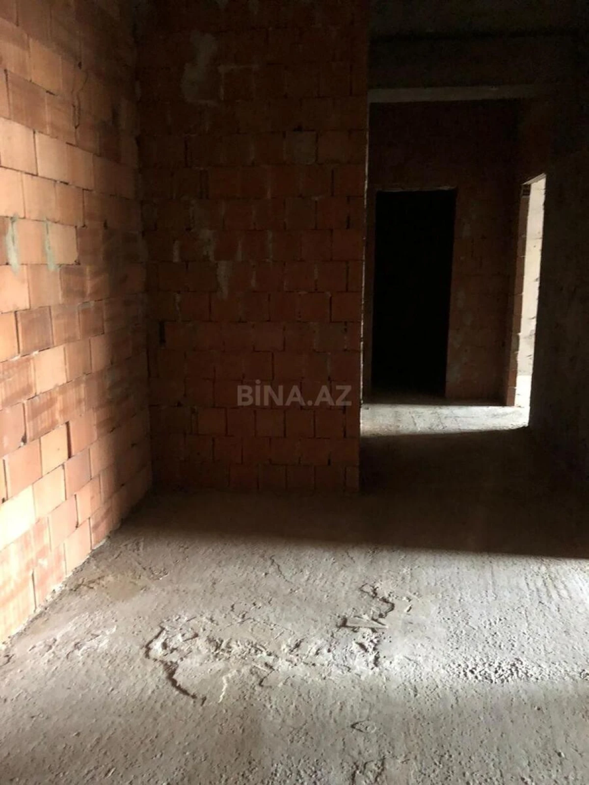 Satılır 2 otaqlı mənzil 105 m²