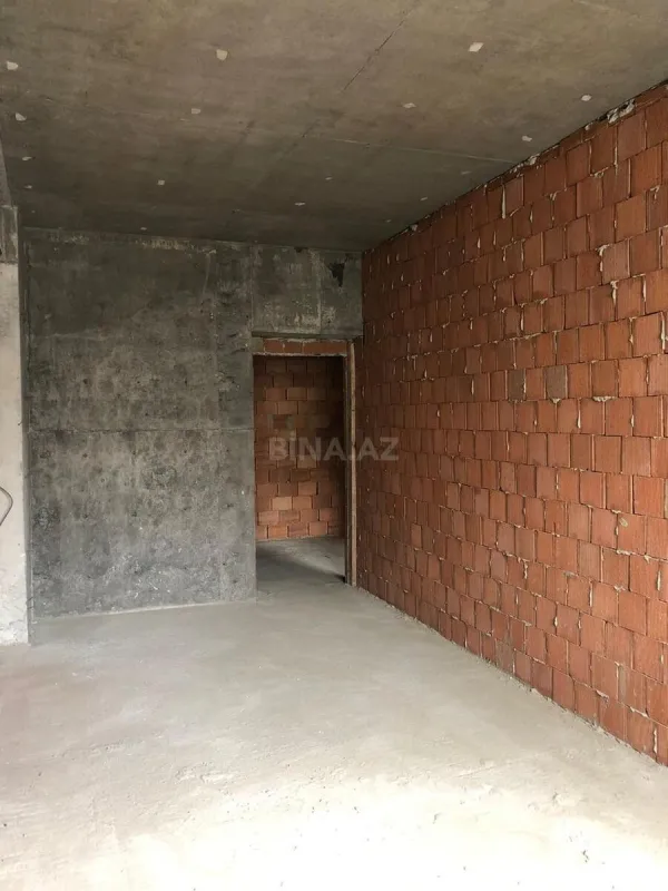 Satılır 2 otaqlı mənzil 105 m²