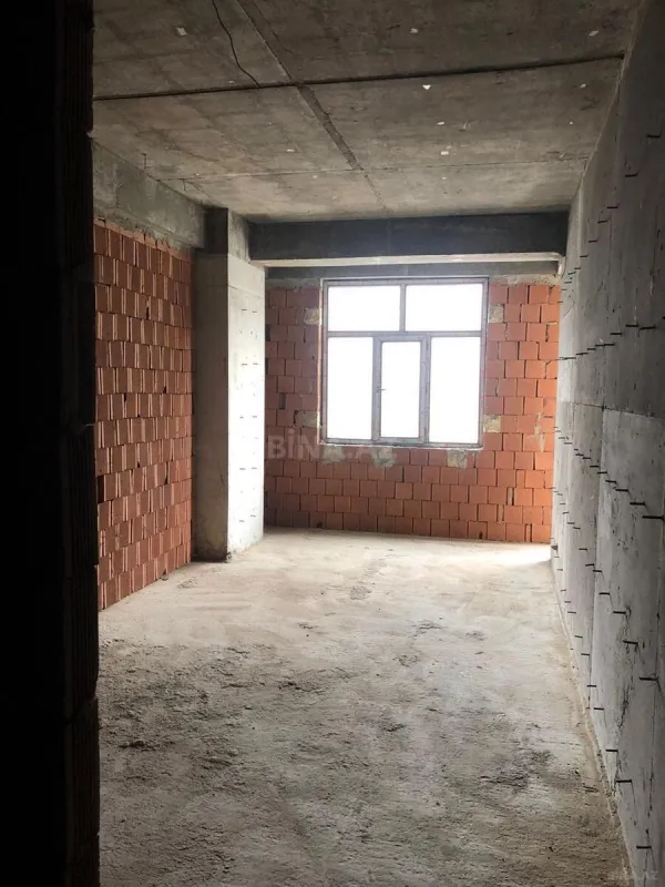 Satılır 2 otaqlı mənzil 105 m²