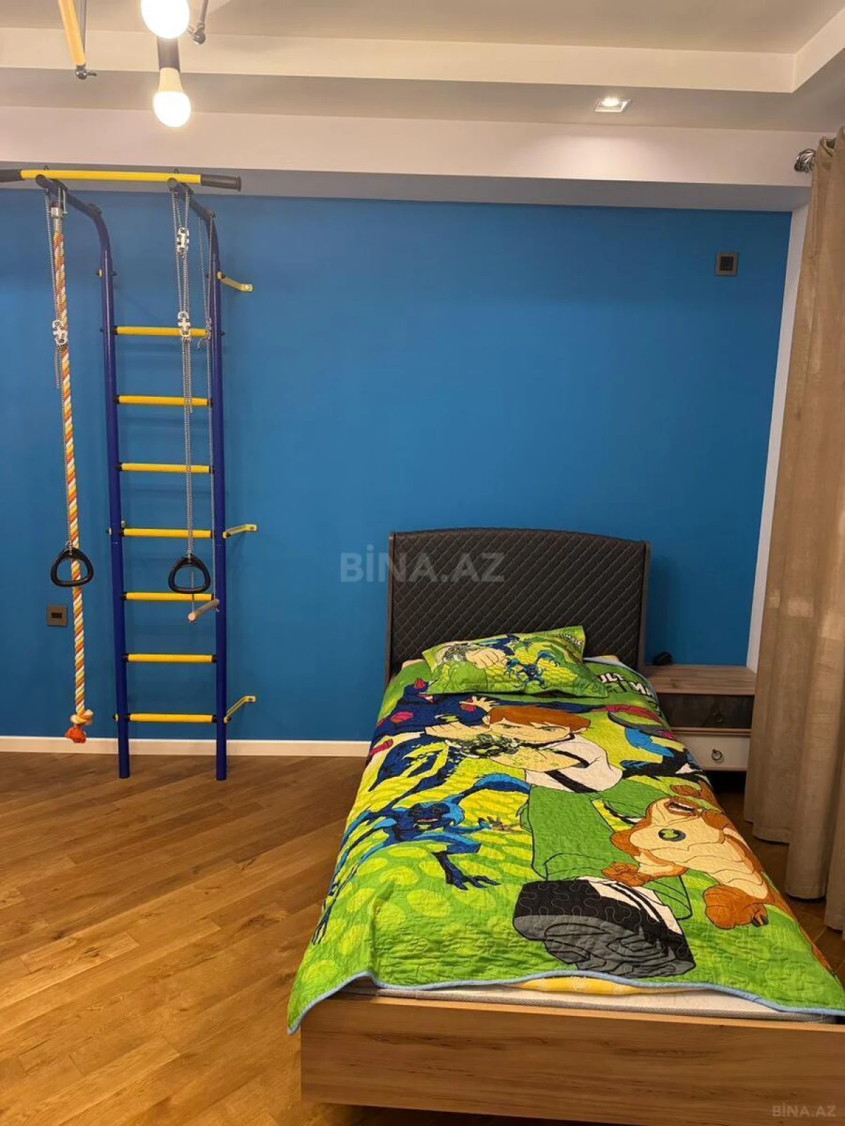 Kirayə verilir 4 otaqlı mənzil 127 m²