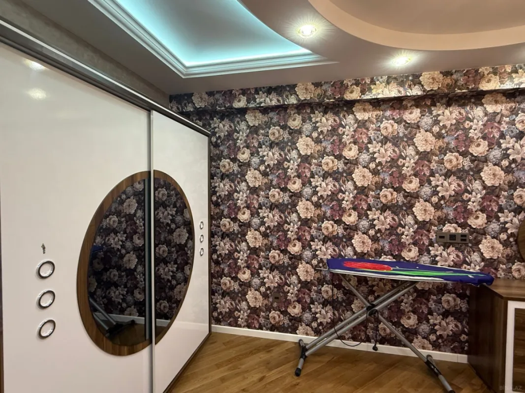 Kirayə verilir 4 otaqlı mənzil 127 m²