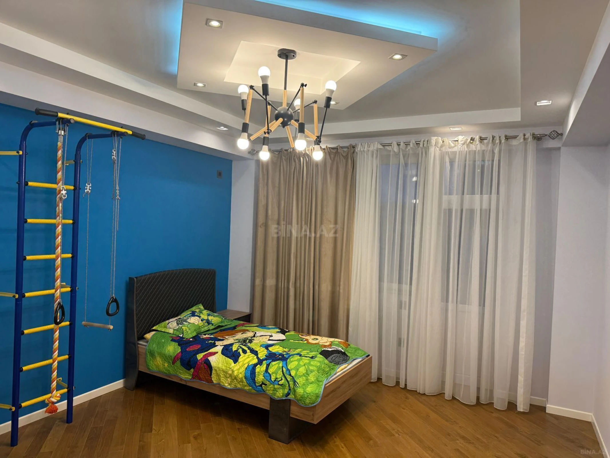 Kirayə verilir 4 otaqlı mənzil 127 m²