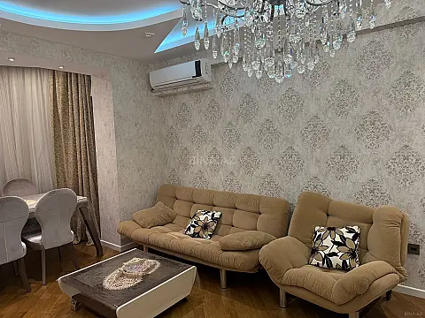 Kirayə verilir 4 otaqlı mənzil 127 m² — Bakı, İnşaatçılar 4 otaq 127.00 m²