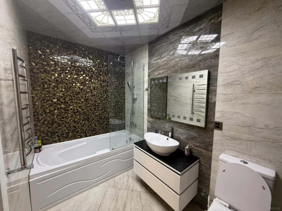 Kirayə verilir 4 otaqlı mənzil 127 m²