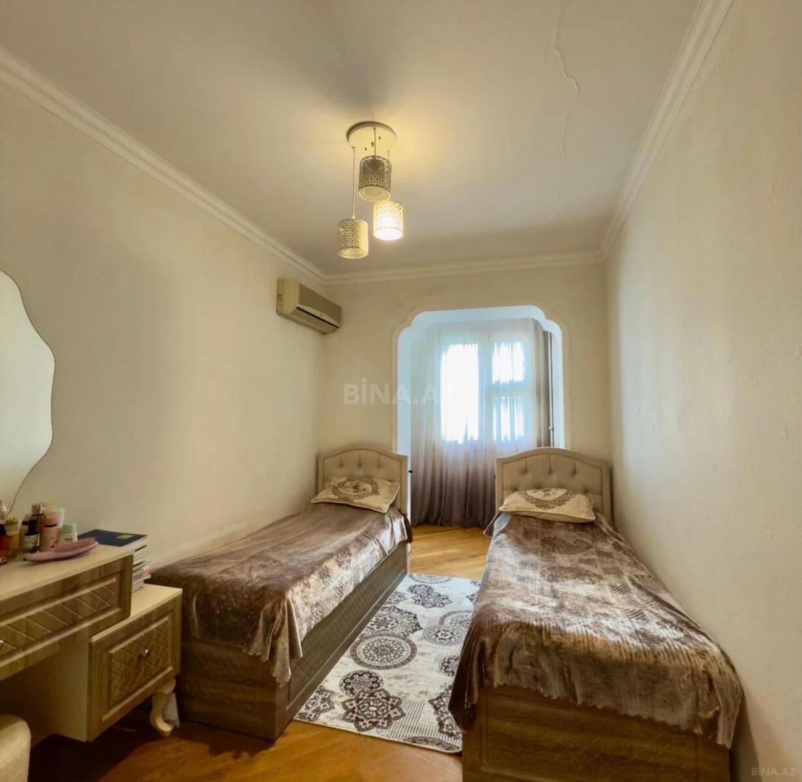 Satılır 4 otaqlı mənzil 90 m²