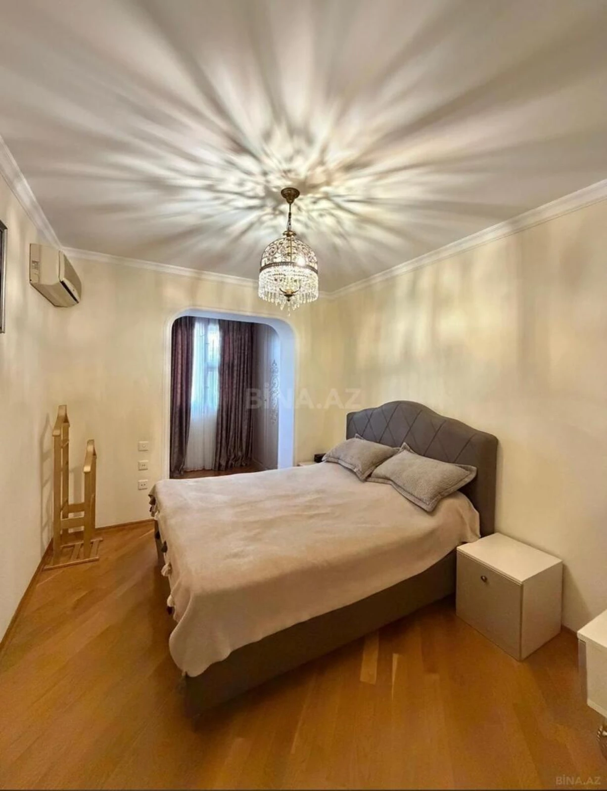 Satılır 4 otaqlı mənzil 90 m²