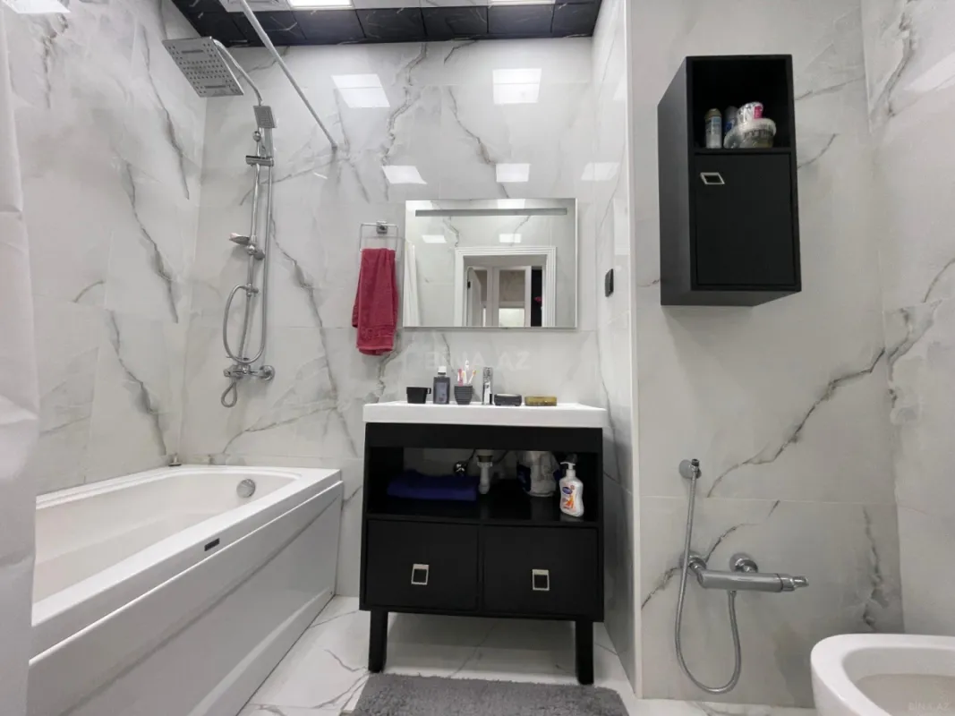 Satılır 2 otaqlı mənzil 66 m²