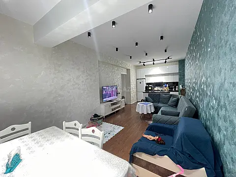 Satılır 2 otaqlı mənzil 66 m²