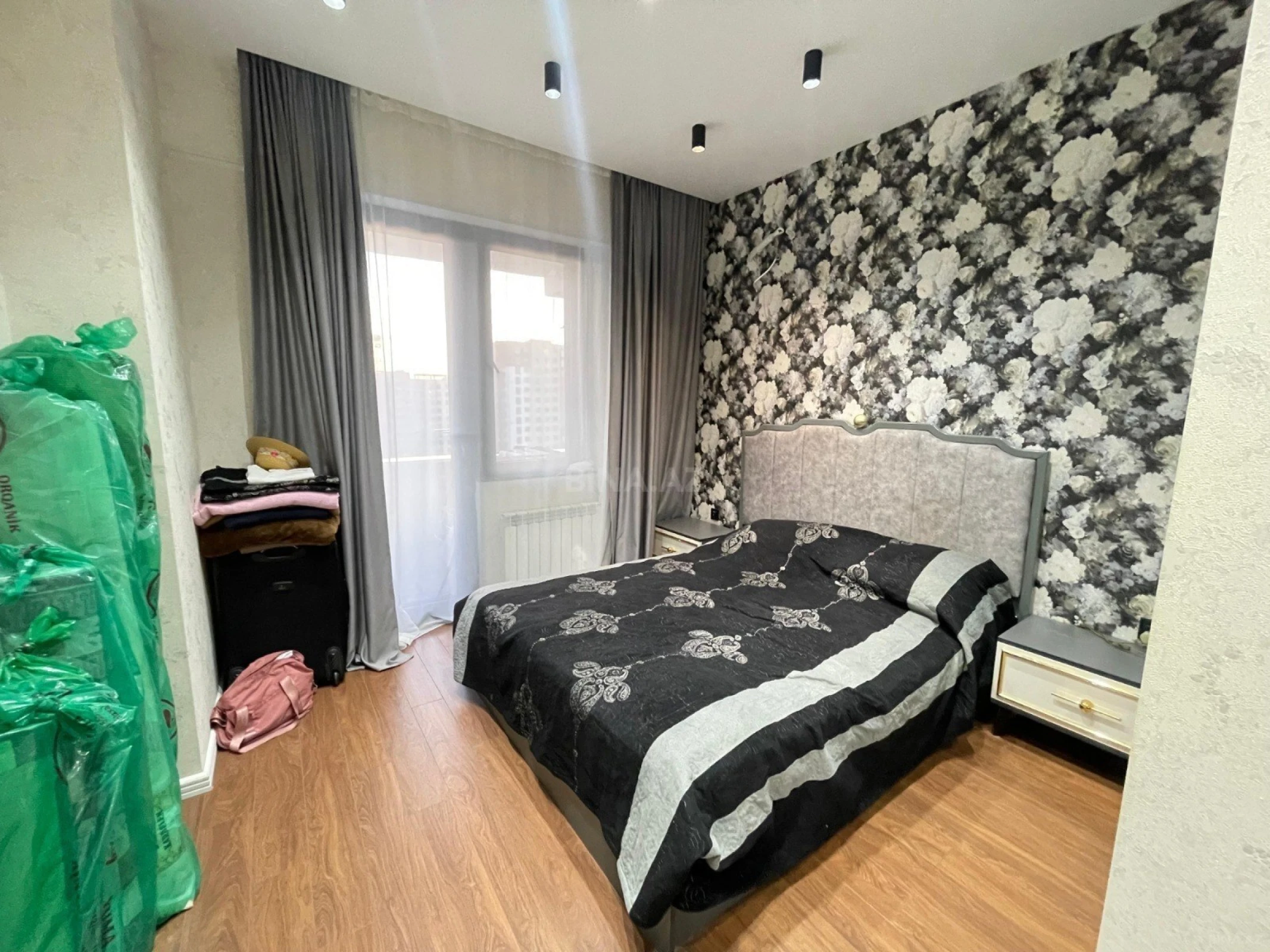 Satılır 2 otaqlı mənzil 66 m²
