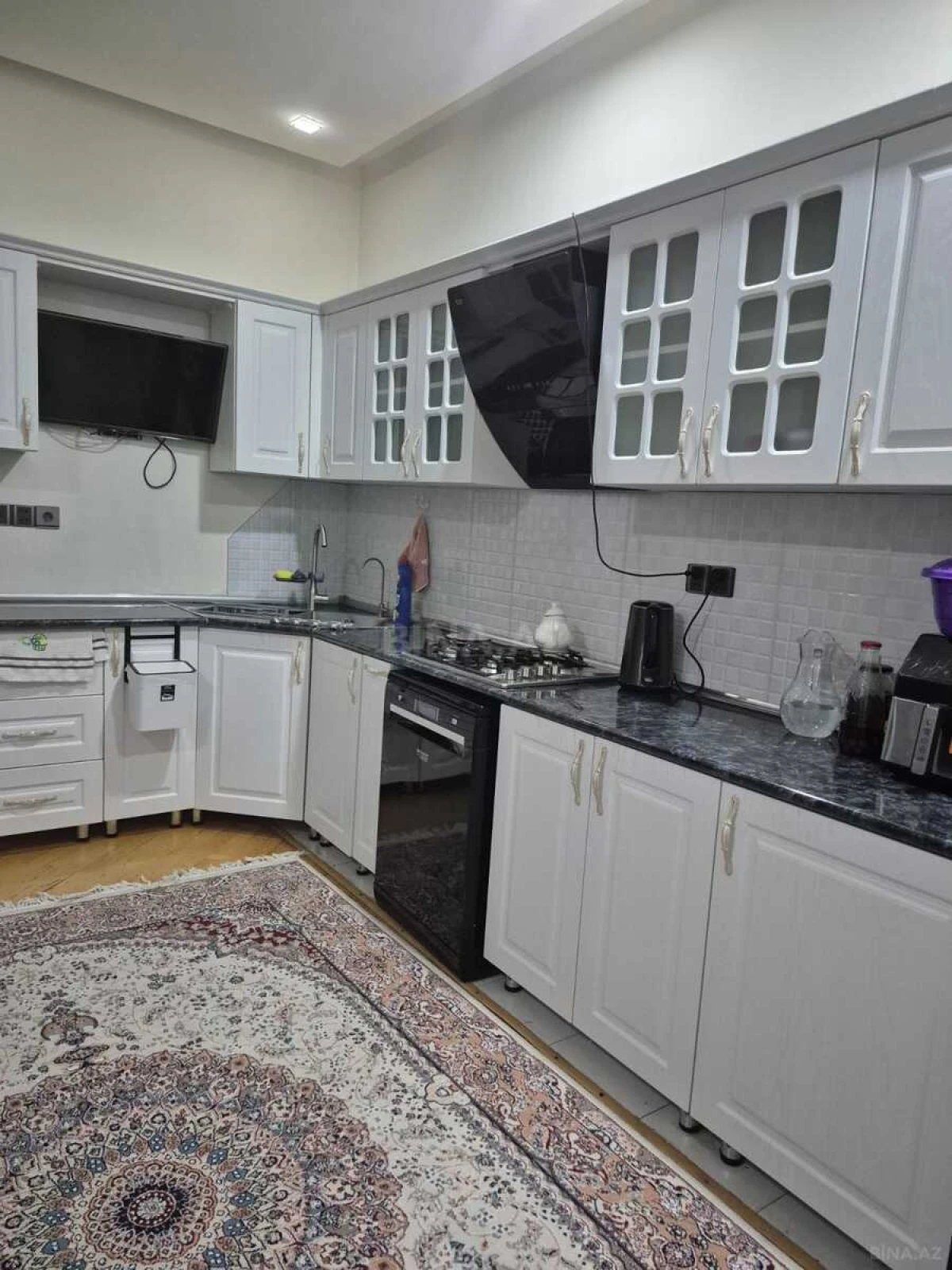 Satılır 3 otaqlı mənzil 145 m²