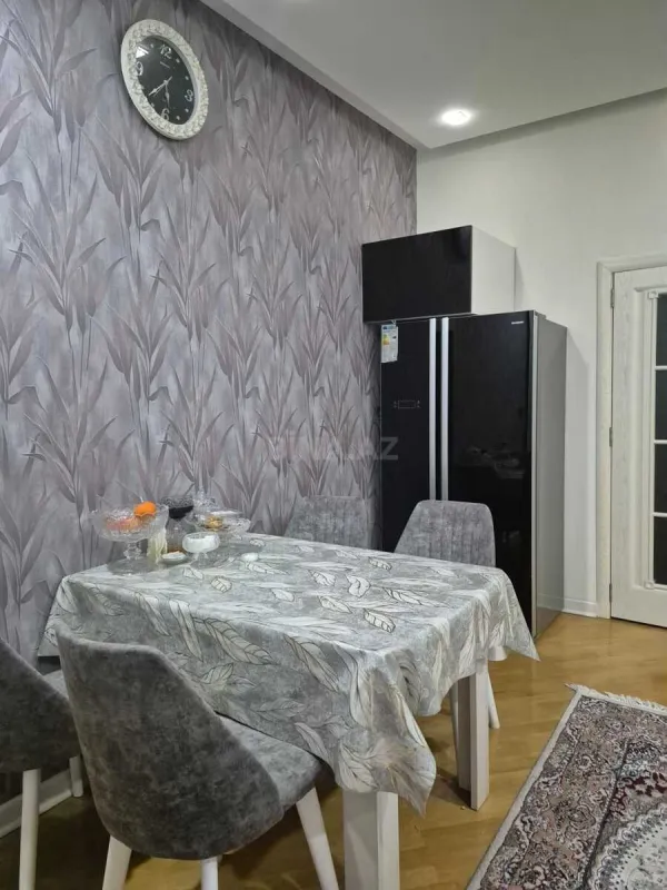 Satılır 3 otaqlı mənzil 145 m²