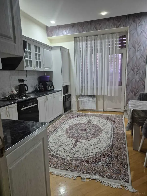 Satılır 3 otaqlı mənzil 145 m²