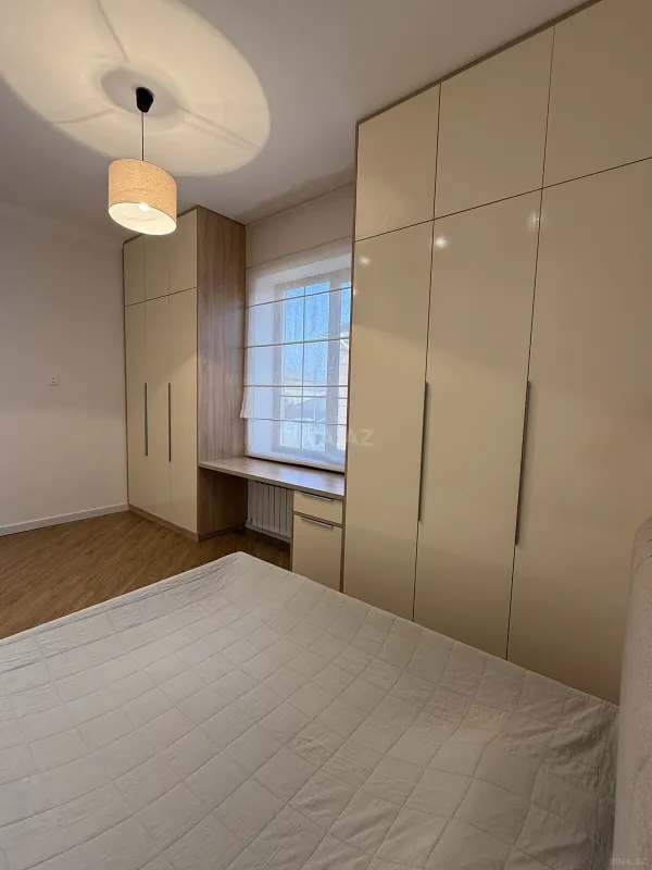 Satılır 5 otaqlı həyət evi 220 m²
