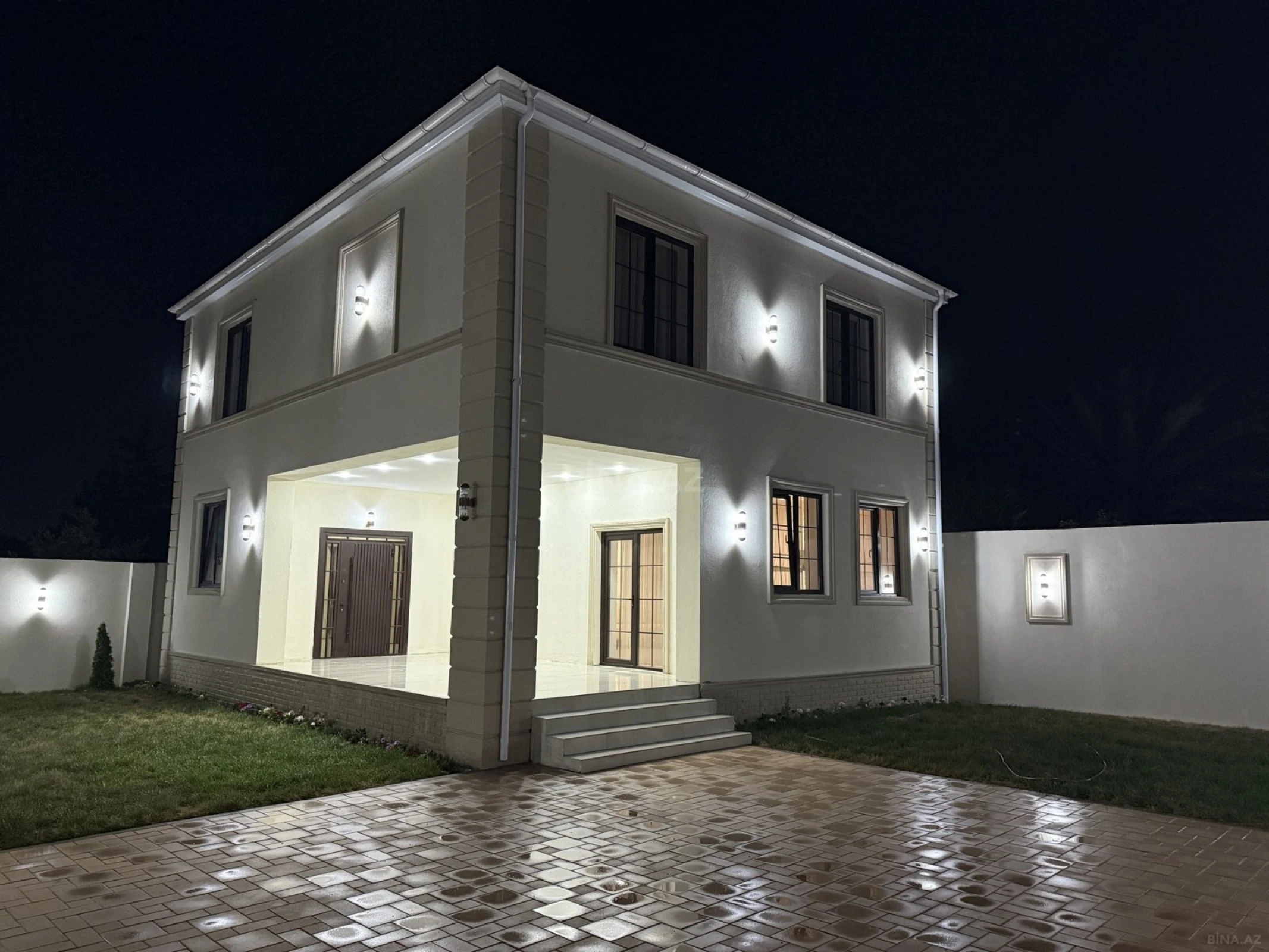 Satılır 5 otaqlı həyət evi 220 m²