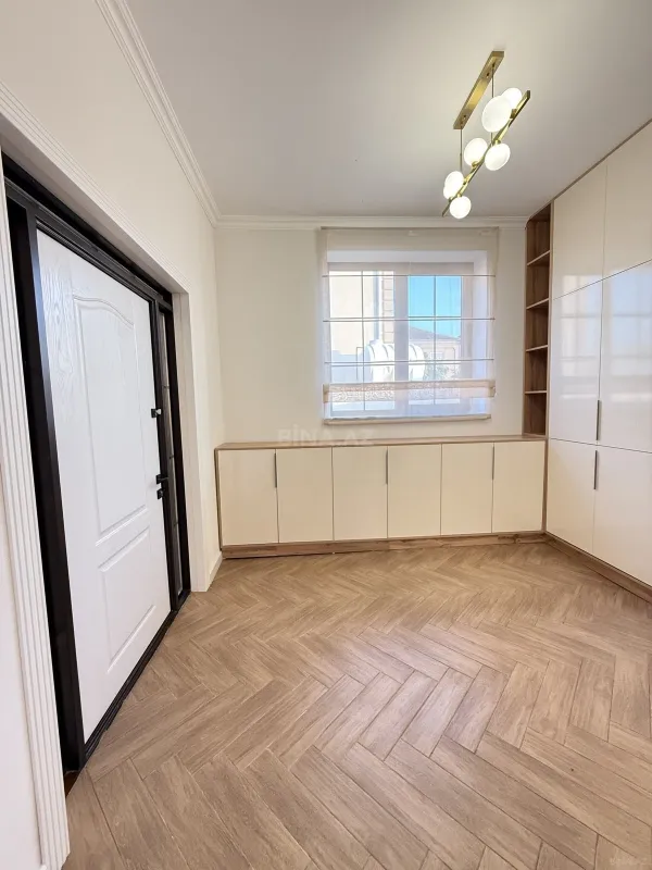 Satılır 5 otaqlı həyət evi 220 m²