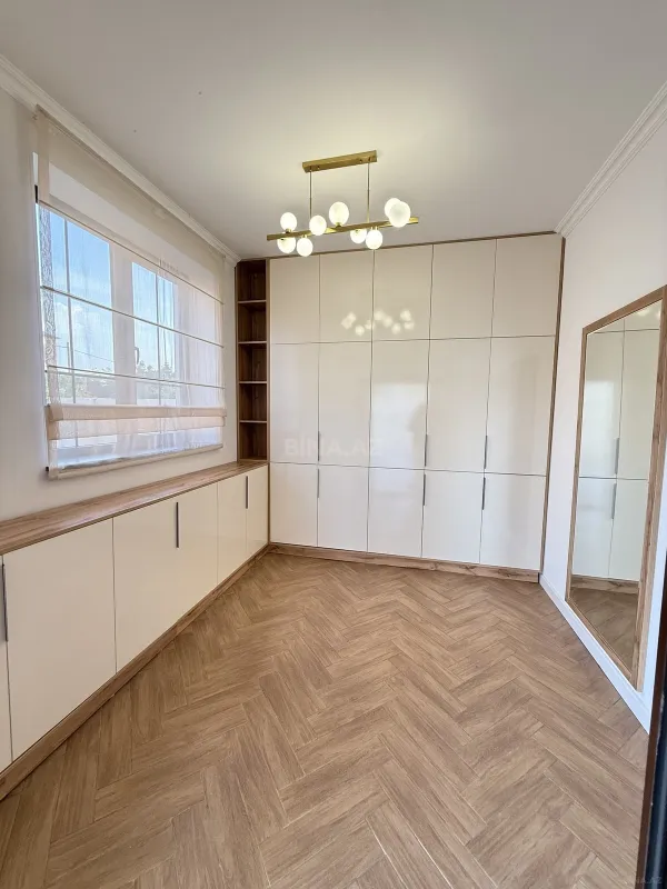 Satılır 5 otaqlı həyət evi 220 m²