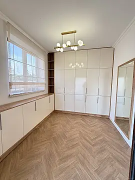 Satılır 5 otaqlı həyət evi 220 m²