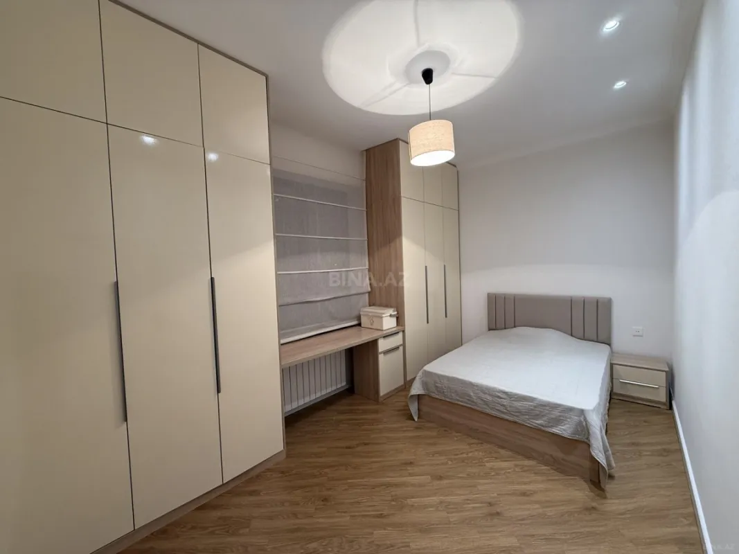 Satılır 5 otaqlı həyət evi 220 m²