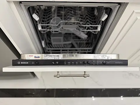 Satılır 3 otaqlı mənzil 132 m²