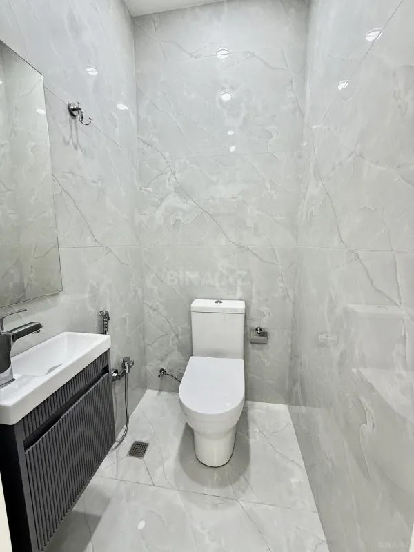Satılır 3 otaqlı mənzil 132 m²