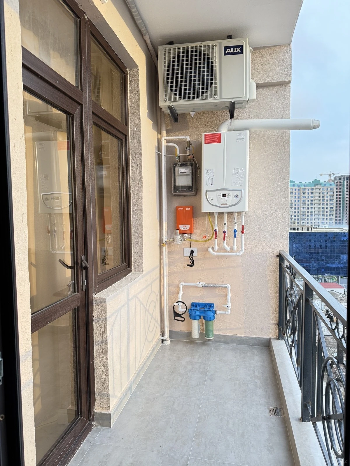 Satılır 3 otaqlı mənzil 132 m²