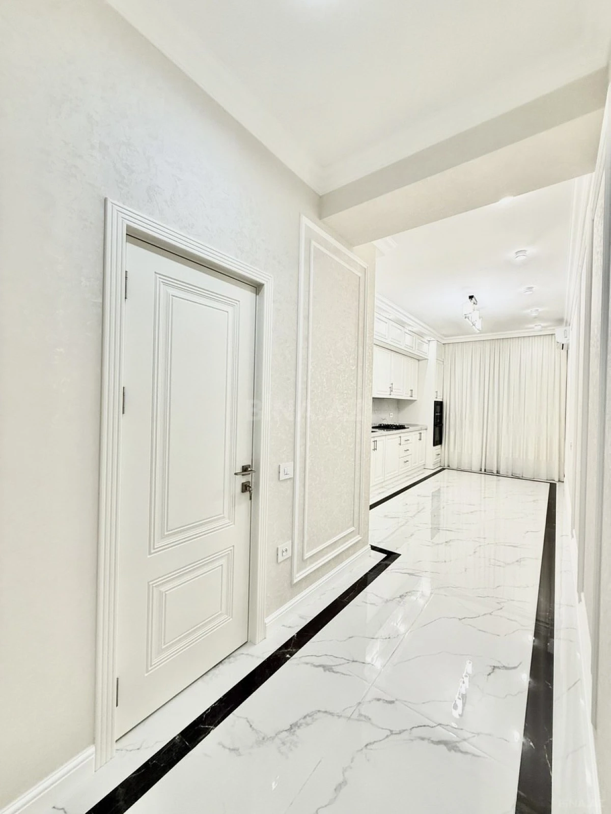 Satılır 3 otaqlı mənzil 132 m²