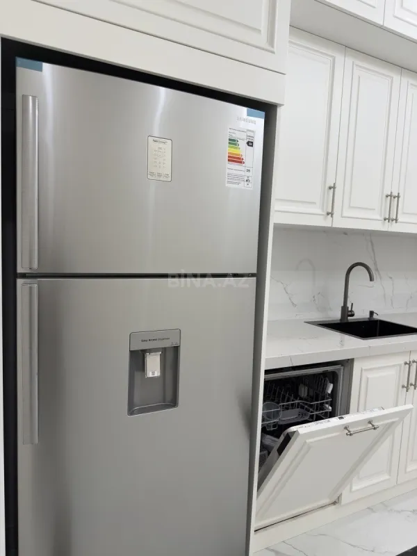 Satılır 3 otaqlı mənzil 132 m²