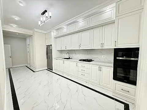 Satılır 3 otaqlı mənzil 132 m²