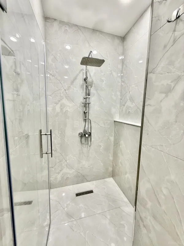 Satılır 3 otaqlı mənzil 132 m²