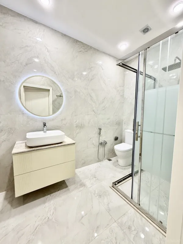 Satılır 3 otaqlı mənzil 132 m²