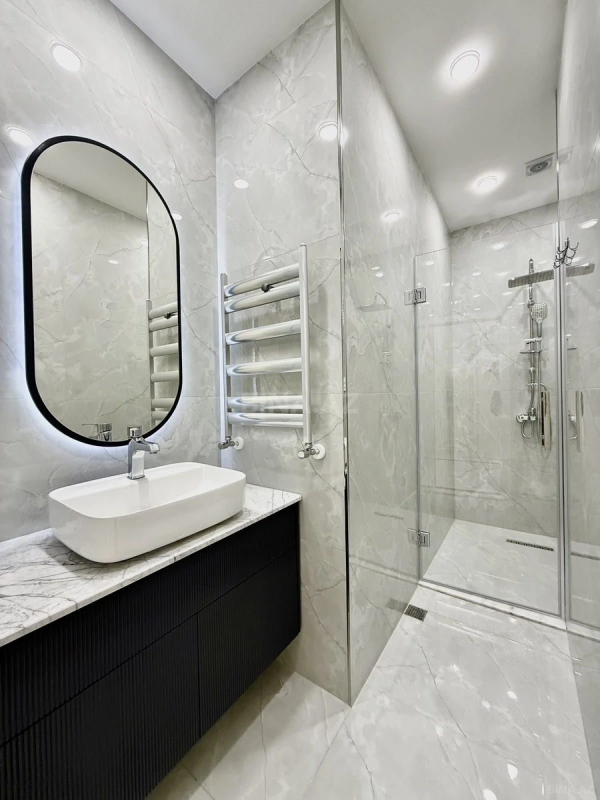 Satılır 3 otaqlı mənzil 132 m²