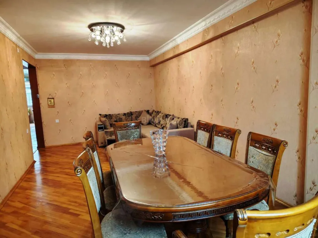 Kirayə verilir 4 otaqlı mənzil 110 m²