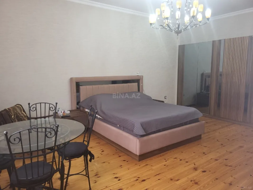 Satılır 2 otaqlı mənzil 92 m²