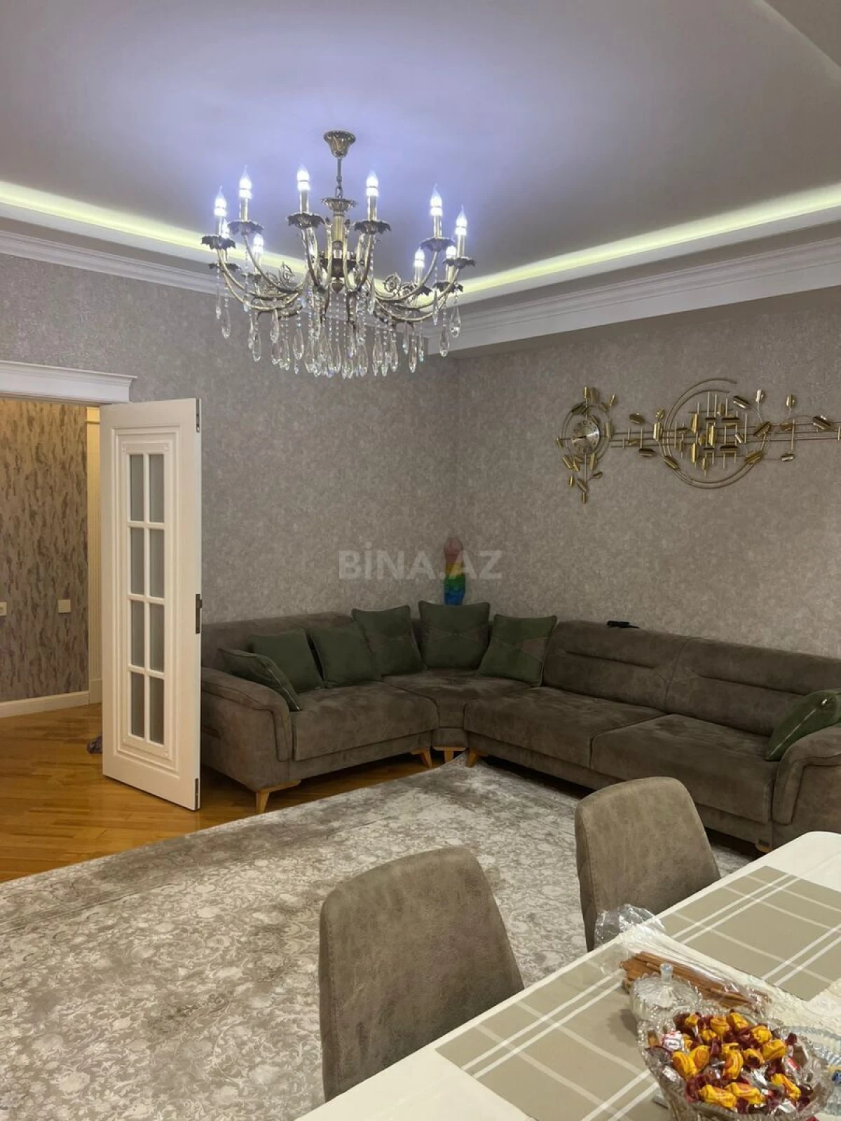 Satılır 3 otaqlı mənzil 110 m²