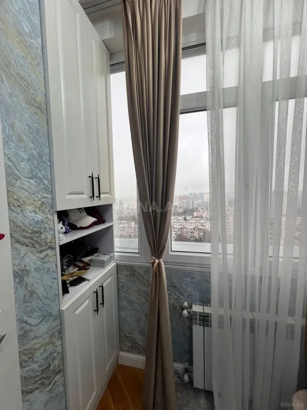 Satılır 3 otaqlı mənzil 110 m²