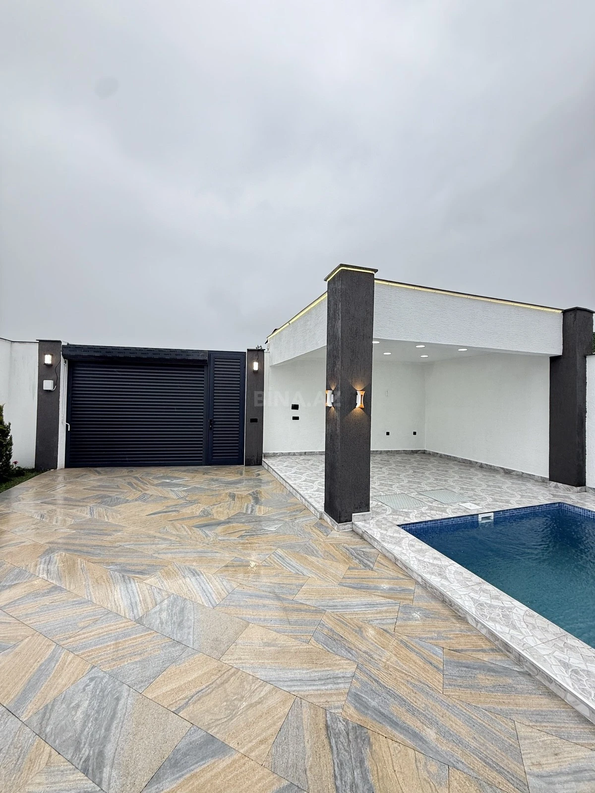 Satılır 4 otaqlı həyət evi 140 m²