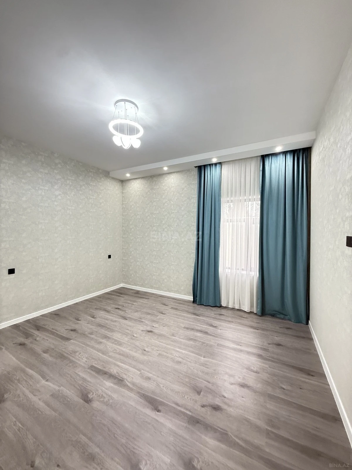 Satılır 4 otaqlı həyət evi 140 m²