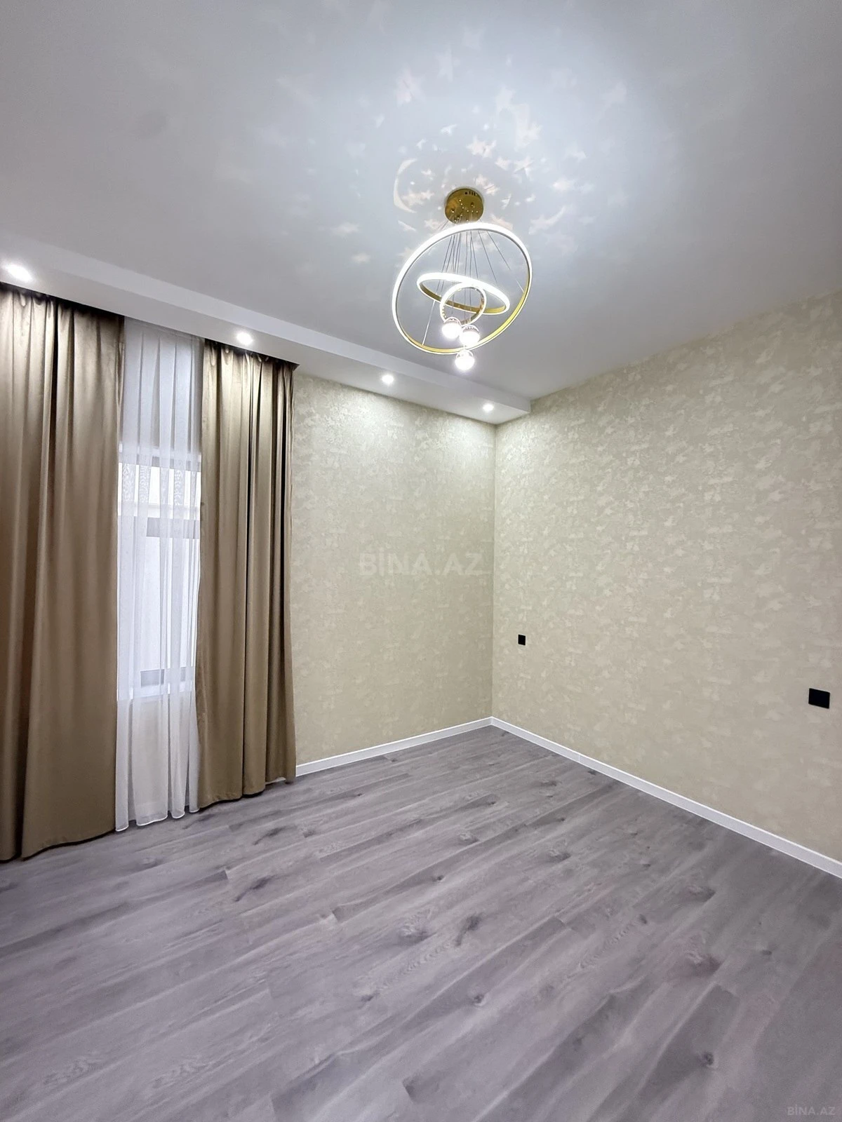 Satılır 4 otaqlı həyət evi 140 m²