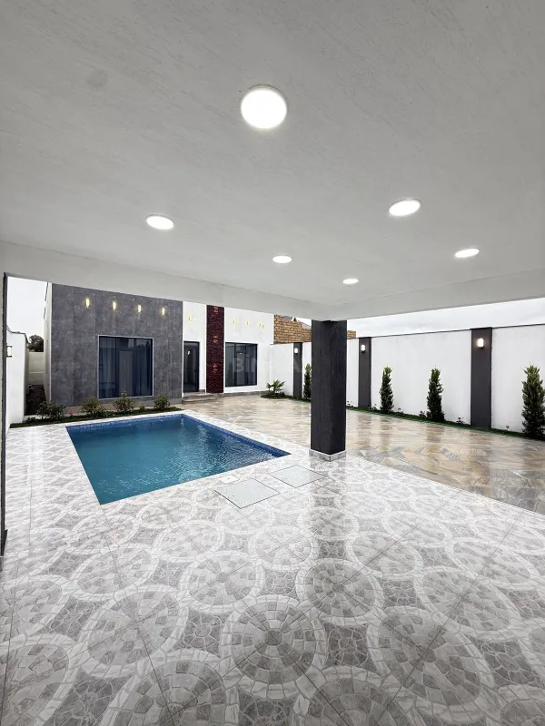 Satılır 4 otaqlı həyət evi 140 m²