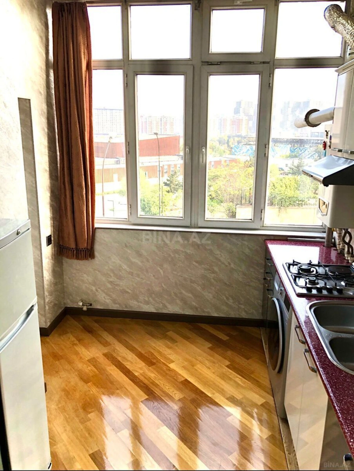 Satılır 3 otaqlı mənzil 103 m²