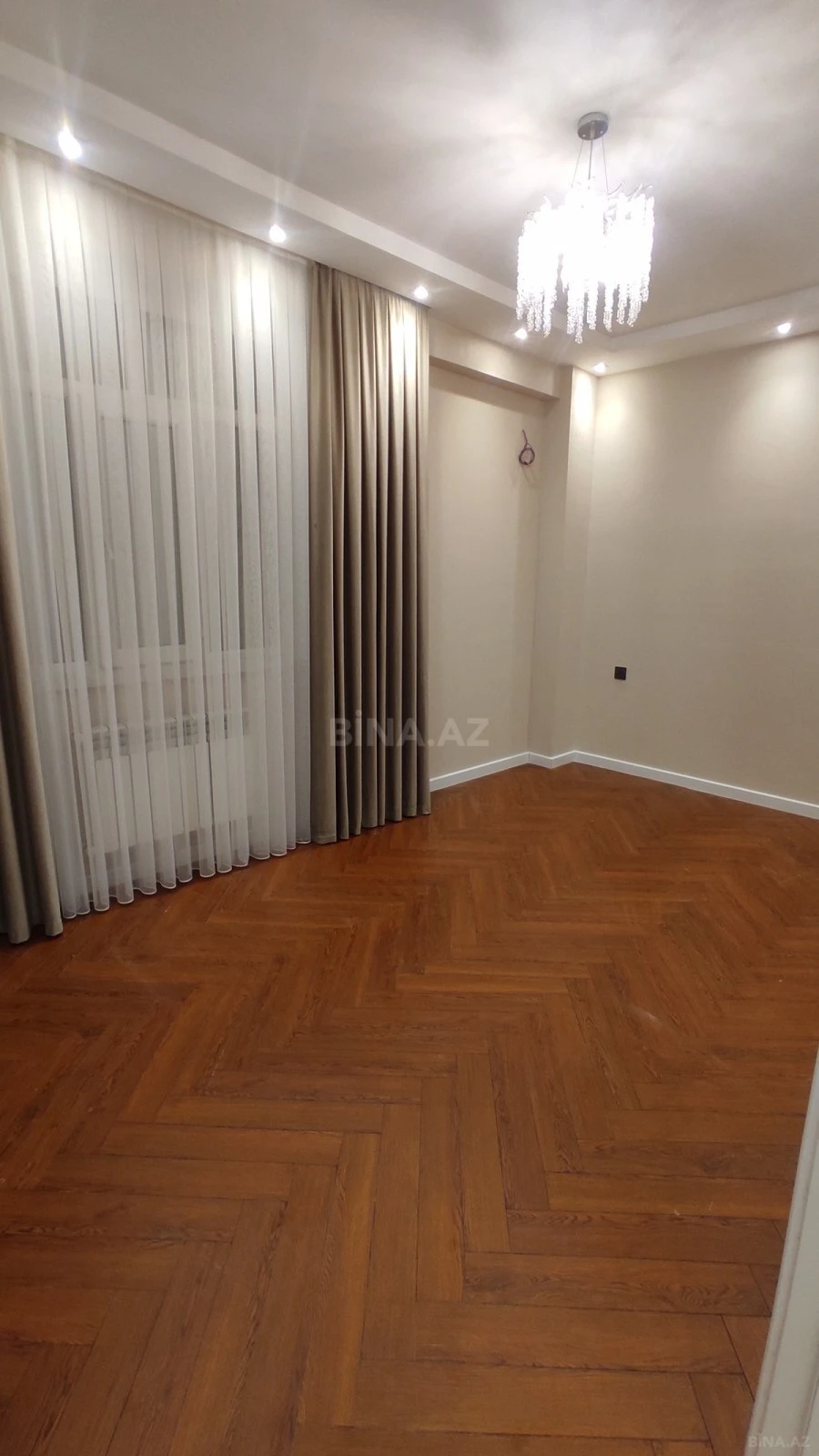 Satılır 2 otaqlı mənzil 65 m²