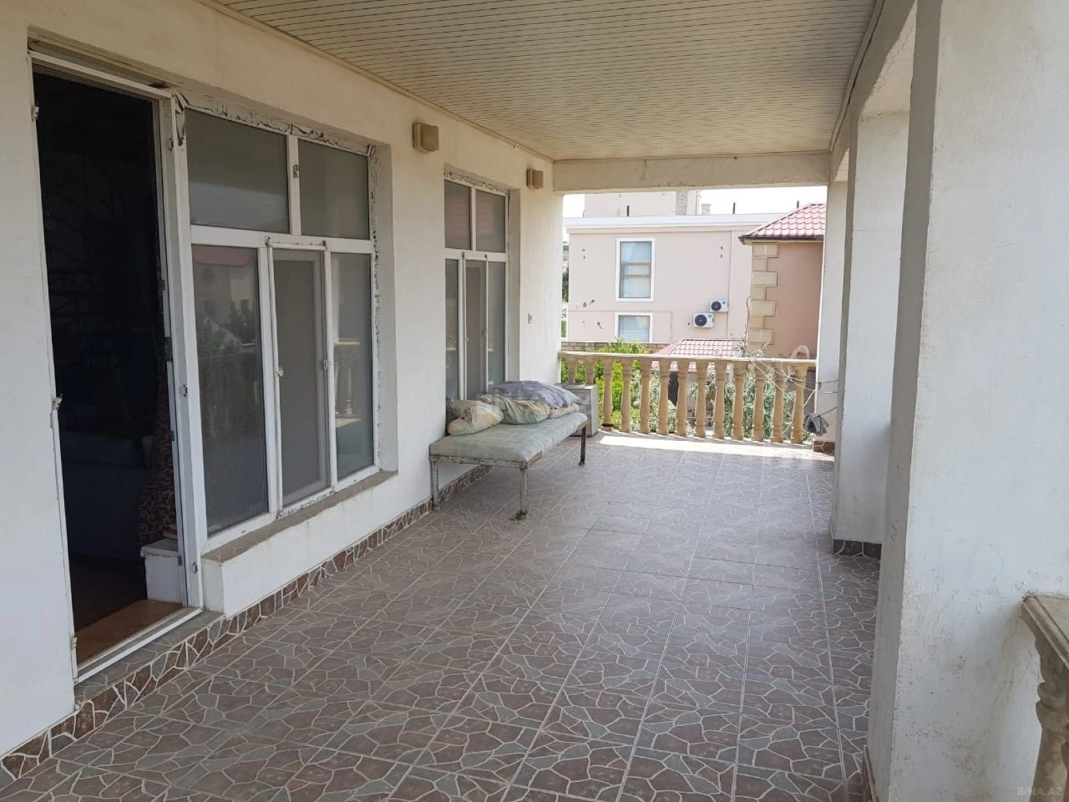 Satılır 5 otaqlı həyət evi 100 m²