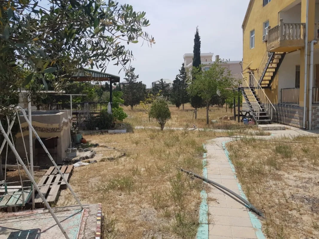 Satılır 5 otaqlı həyət evi 100 m²