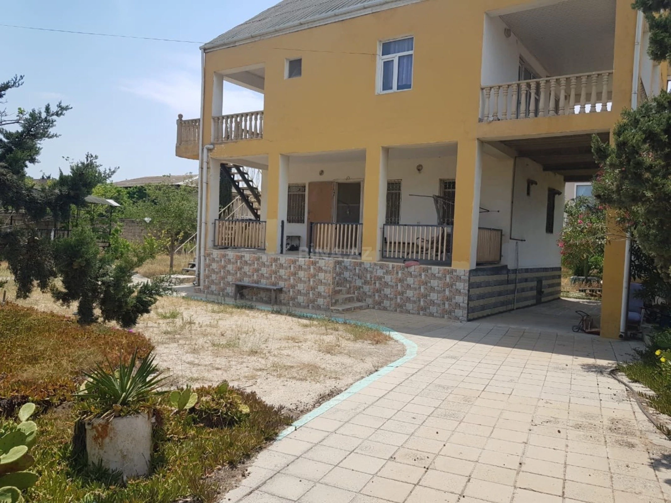 Satılır 5 otaqlı həyət evi 100 m²