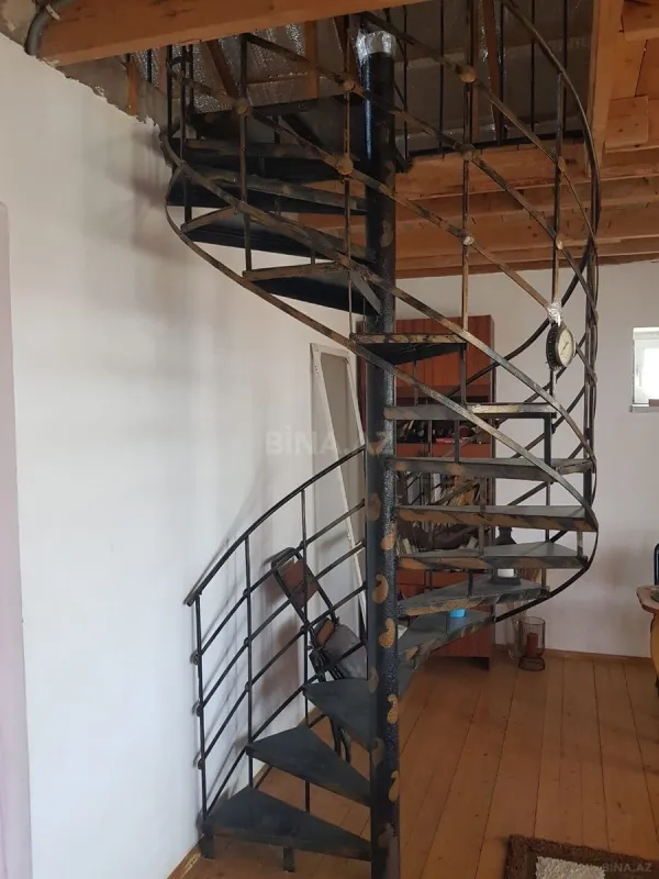 Satılır 5 otaqlı həyət evi 100 m²