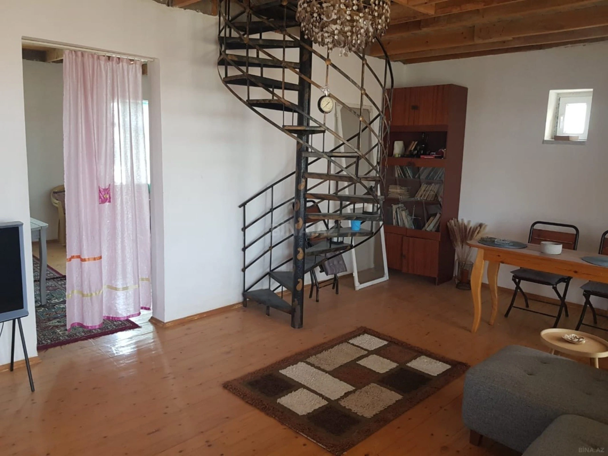 Satılır 5 otaqlı həyət evi 100 m²