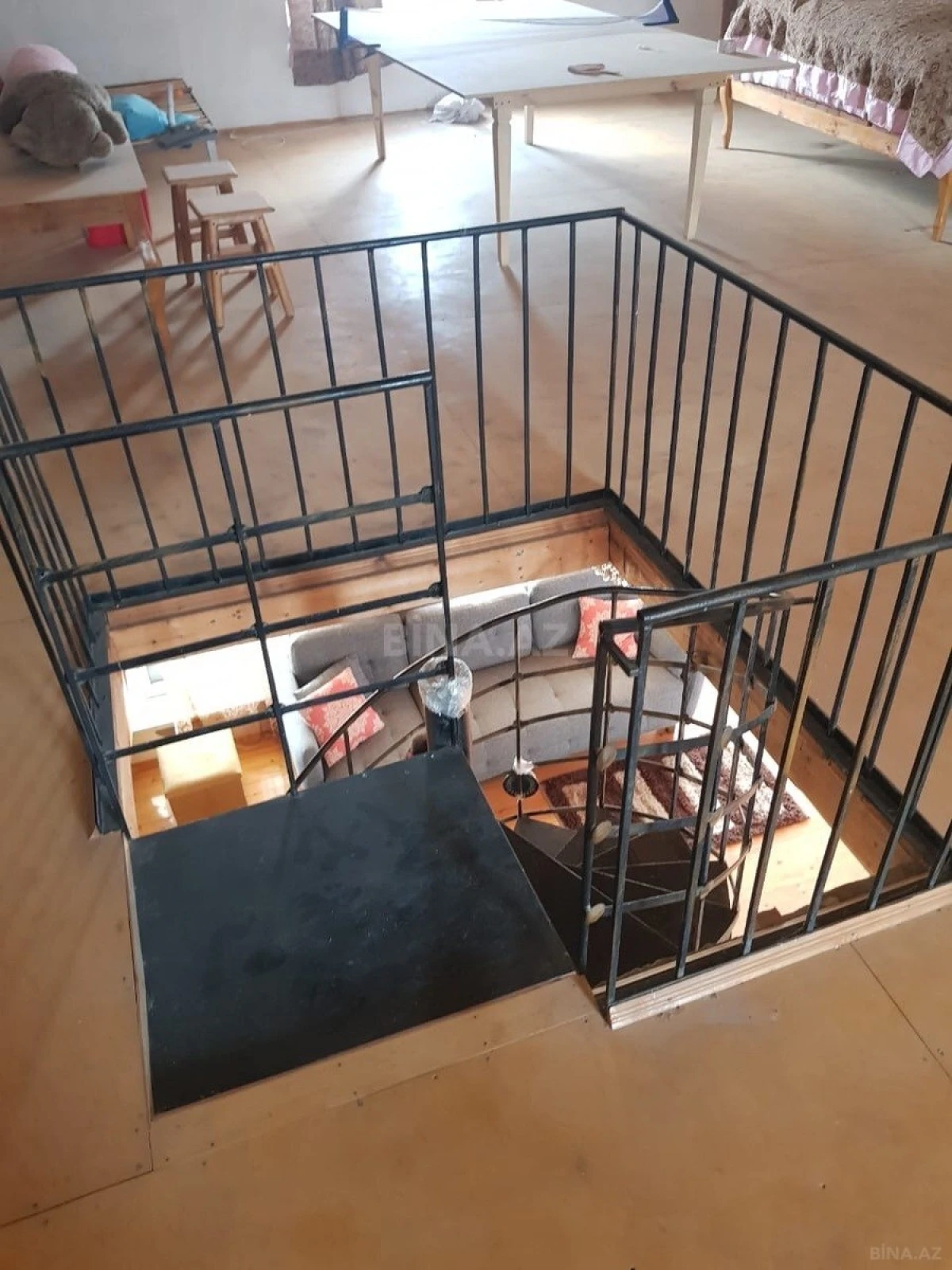 Satılır 5 otaqlı həyət evi 100 m²