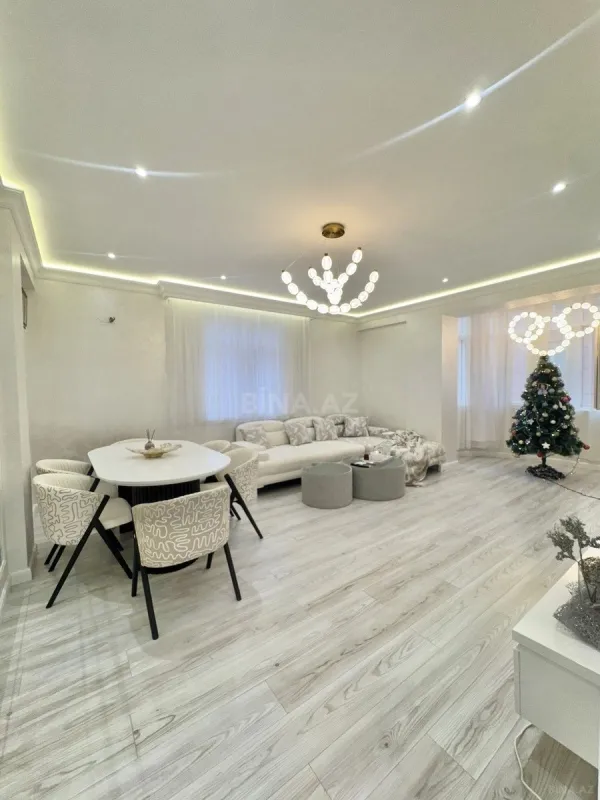 Satılır 3 otaqlı mənzil 117 m²