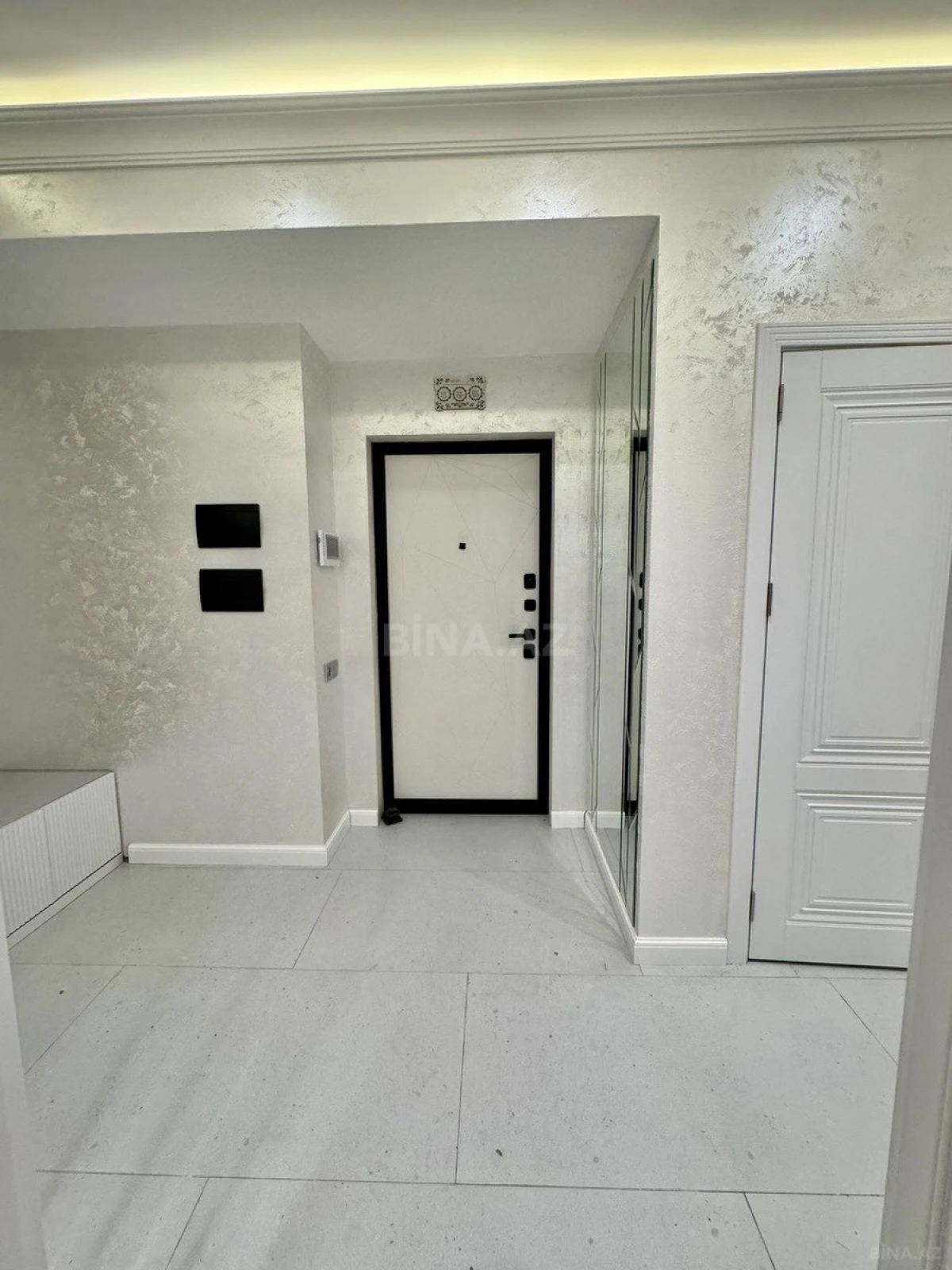 Satılır 3 otaqlı mənzil 117 m²